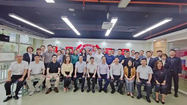 小男旦巴特尔，最新演出的精彩瞬间